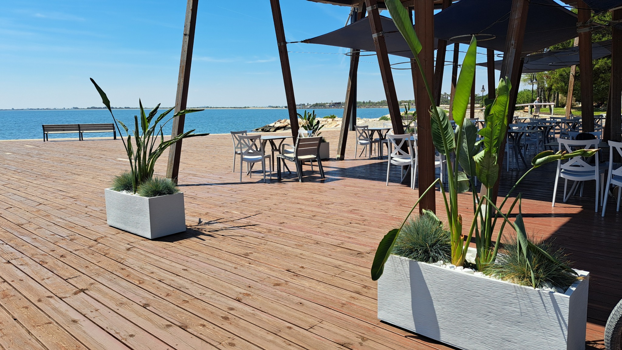 La terrassa de Nova Devimar oberta al mar